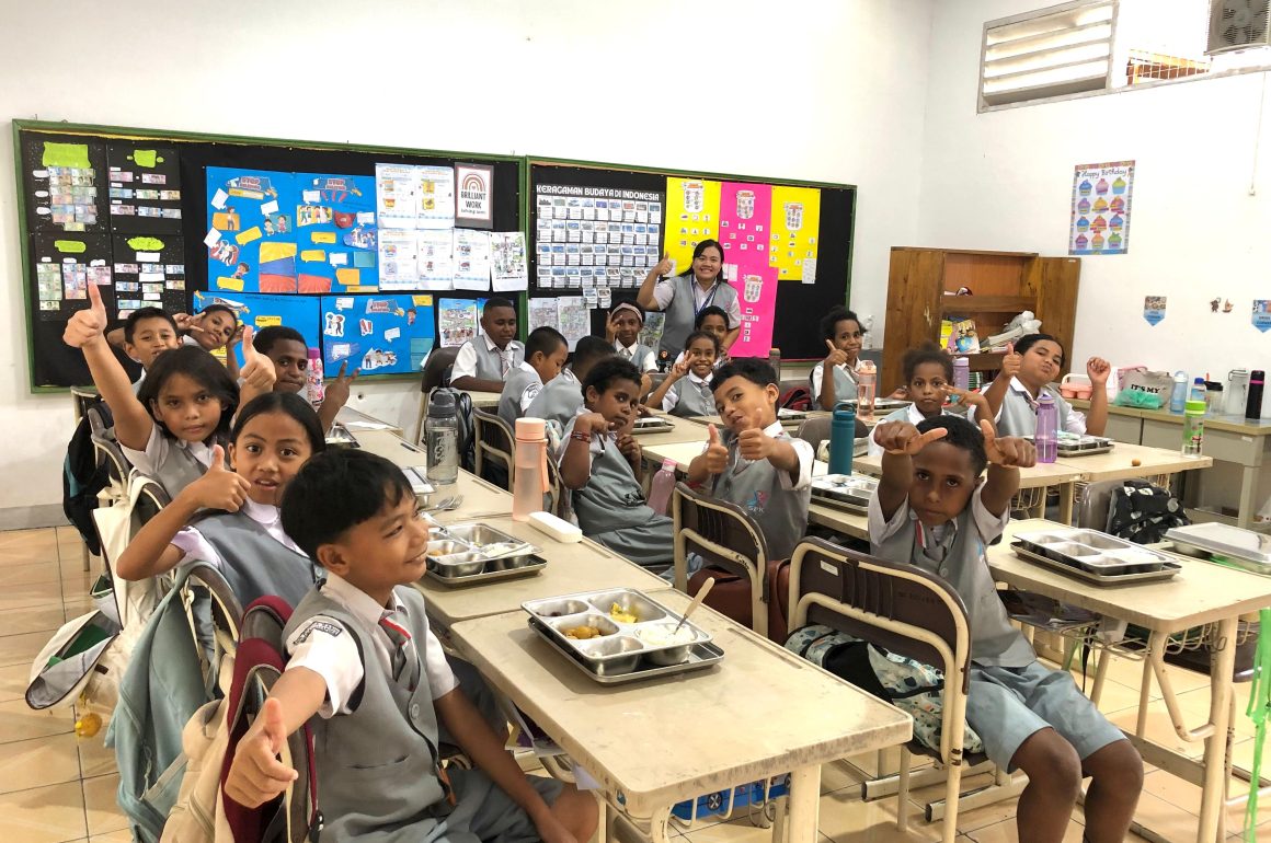 Hari Pertama MBG di SD Papua Kasih, Murid Beri Respon Lucu dan Ceria